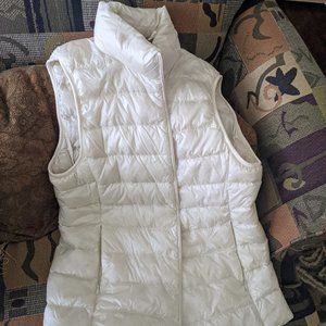 NWT Down Vest Ultralight Packable in Cream Size M Uniqlo